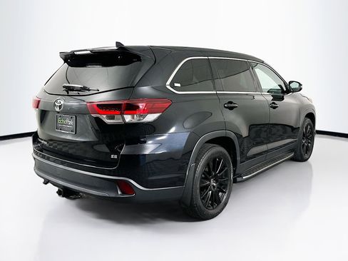 Used 2019 Toyota Highlander SE image 9