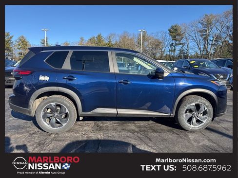 Used 2024 Nissan Rogue SV image 8