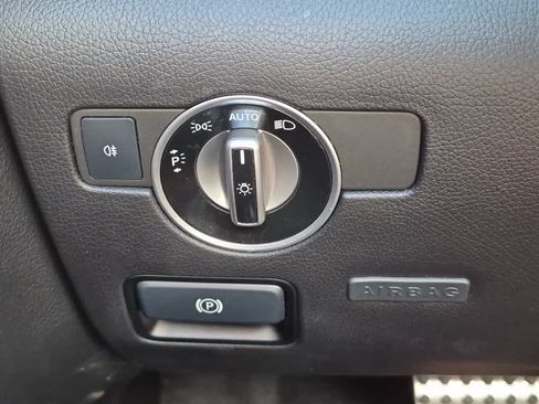 Used 2015 Mercedes-Benz SLK 250 image 15