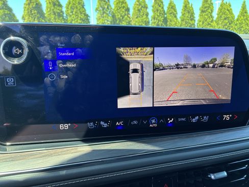 Used 2026 Chevrolet Suburban Premier image 34