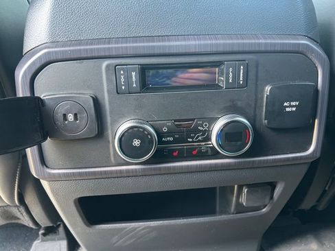 Used 2024 Ford Expedition Platinum AWD/4WD image 10