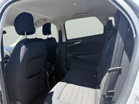 Used 2017 Ford Edge SEL image 14
