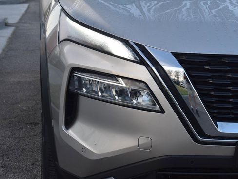 Used 2023 Nissan Rogue SL w/ SL Premium Package image 16