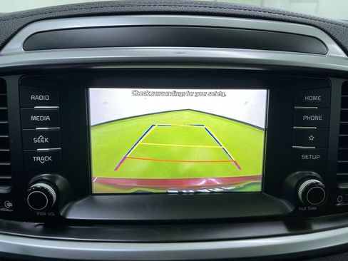 Used 2020 Kia Sorento LX w/ LX I4 Convenience Package image 22