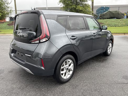 Used 2024 Kia Soul LX w/ Option Group 015 FWD image 9