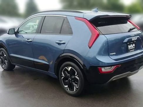 Certified 2024 Kia Niro Wave w/ Wave Preserve Package FWD image 11