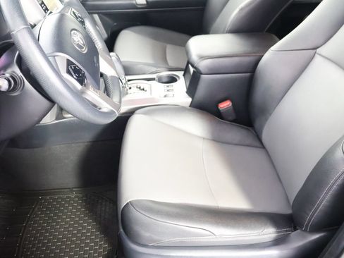 Used 2020 Toyota 4Runner SR5 Premium w/ Moonroof Package AWD/4WD image 27