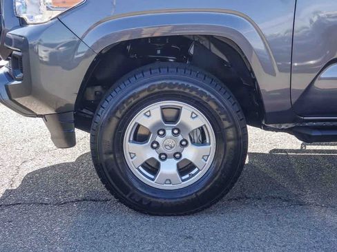Used 2020 Toyota Tacoma SR image 10
