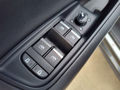 Used 2023 Audi Q8 Premium Plus w/ Premium Plus Package image 23