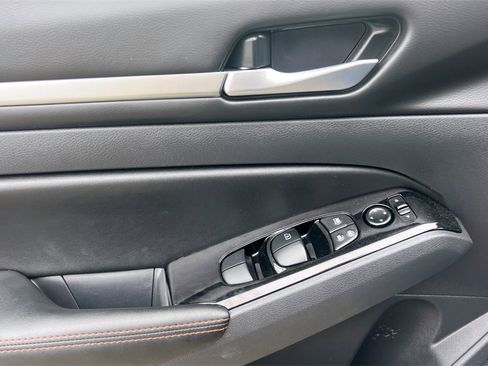 Used 2024 Nissan Altima 2.5 SR image 13