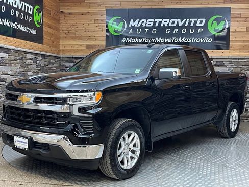 Used 2024 Chevrolet Silverado 1500 LT AWD/4WD image 5