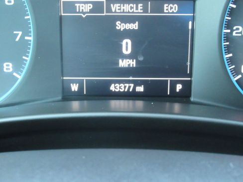 Used 2018 Chevrolet Equinox LT FWD image 29