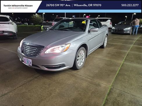 Used 2013 Chrysler 200 Touring image 1