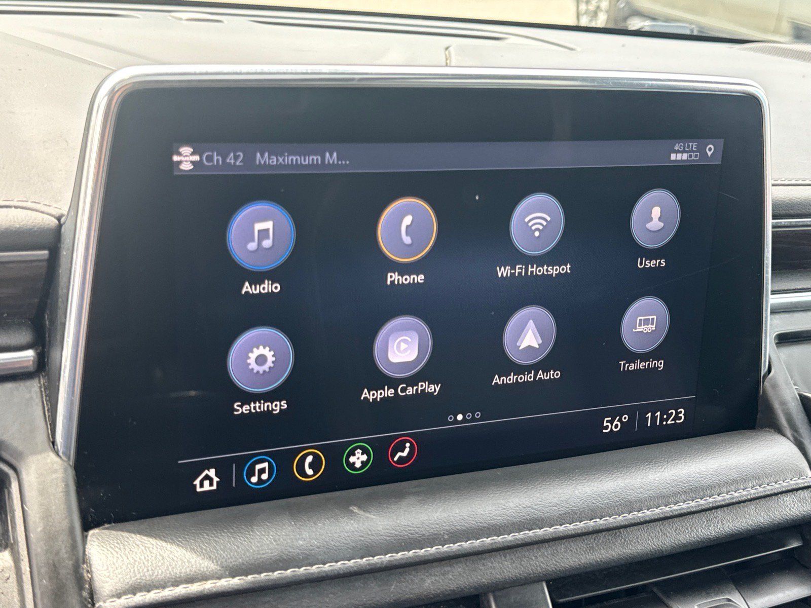 Used 2021 Chevrolet Suburban LT w/ LT Signature Package AWD/4WD image 23