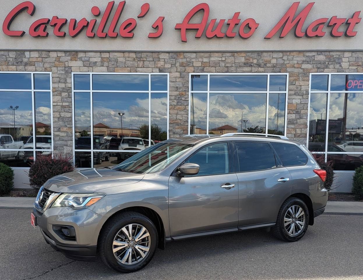 Used 2018 Nissan Pathfinder S AWD/4WD image 1