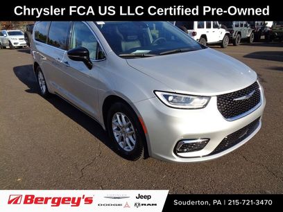 Certified 2024 Chrysler Pacifica Touring-L