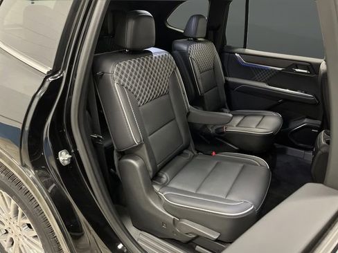 Used 2024 GMC Acadia Denali image 34