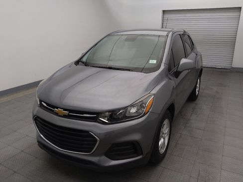 Used 2020 Chevrolet Trax LS FWD image 15