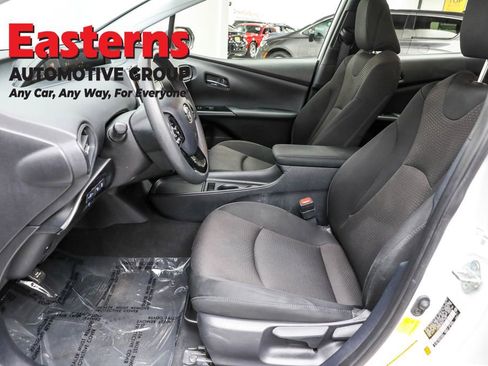 Used 2022 Toyota Prius LE image 14