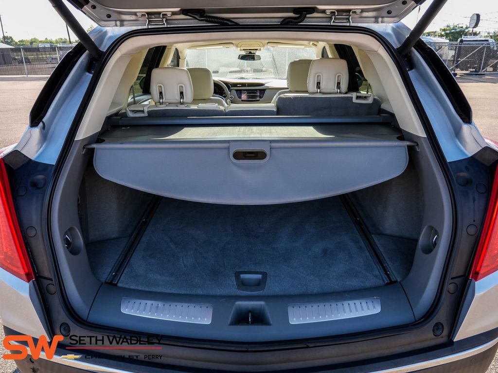 Used 2017 Cadillac XT5 Luxury w/ Driver Awareness Package FWD image 13