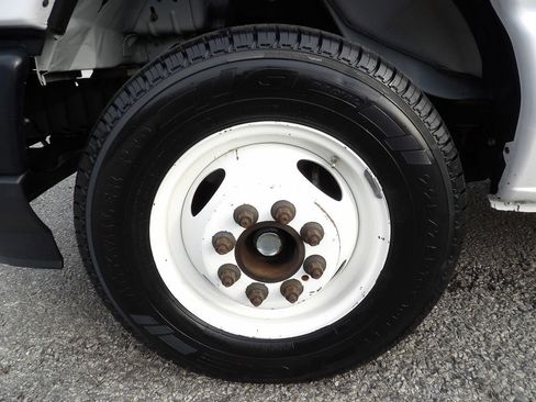 Used 2021 Ford E-350 and Econoline 350 Super Duty image 41