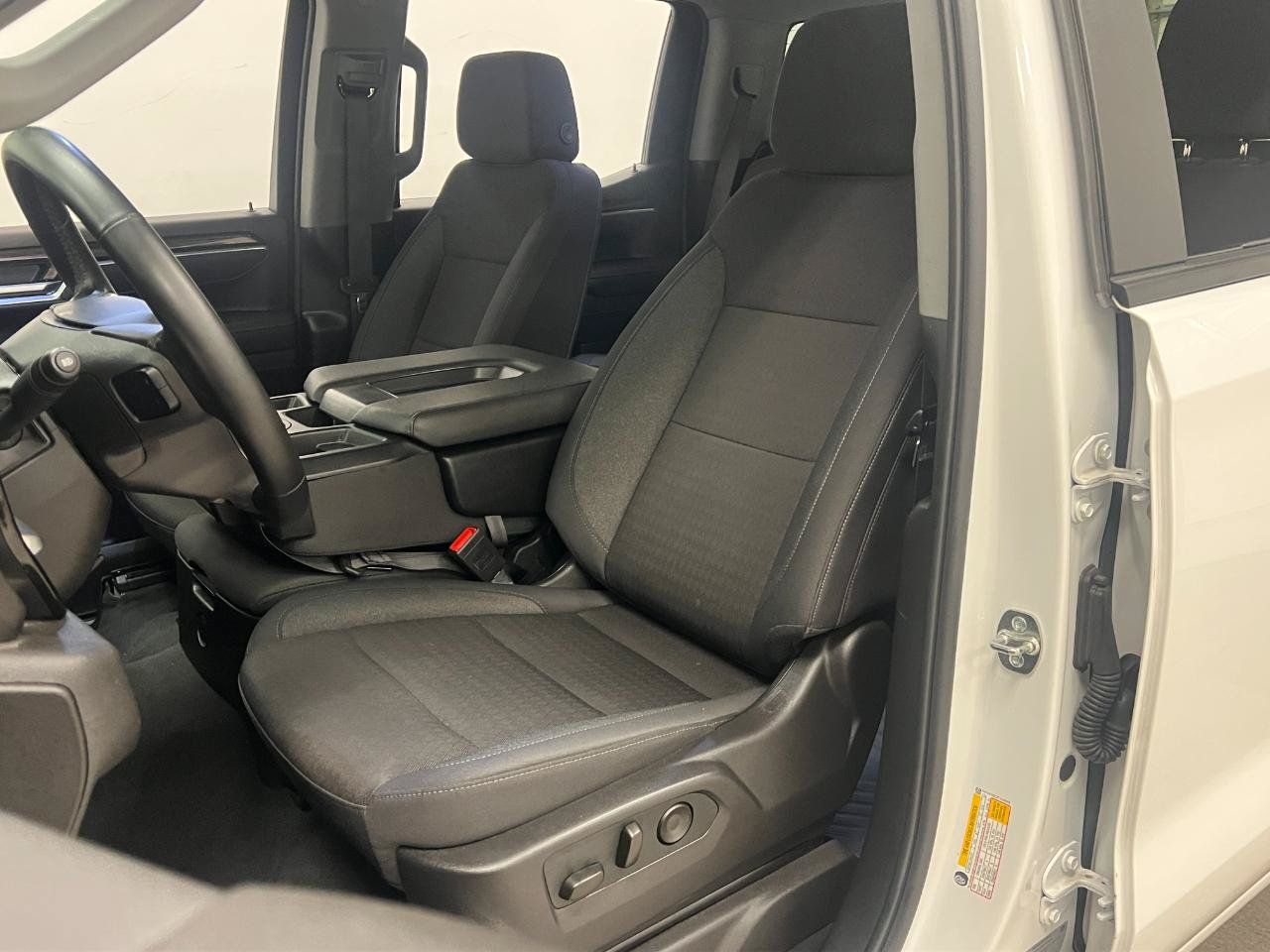Used 2026 Chevrolet Silverado 1500 LT AWD/4WD image 25