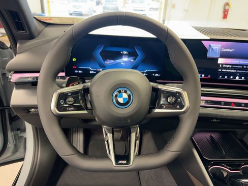 Used 2026 BMW i5 eDrive40 w/ M Sport Package image 15