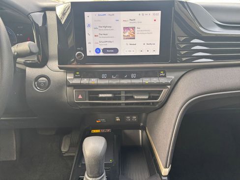 Used 2025 Toyota Camry LE image 18