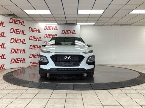 Used 2021 Hyundai Kona SE FWD image 2