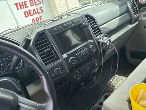 Used 2019 Ford F250 XLT w/ XLT Premium Package AWD/4WD image 2