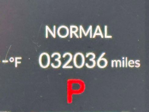 Used 2025 Honda HR-V LX image 25