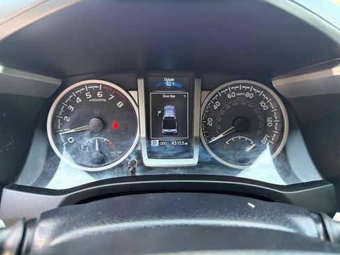 Used 2022 Toyota Tacoma SR5 w/ Technology Package RWD image 27