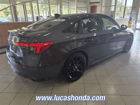 Used 2023 Honda Civic Sport image 4