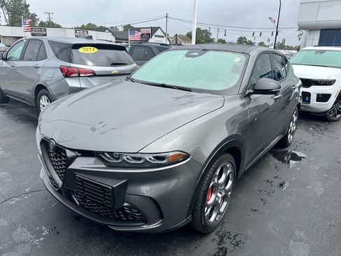 Used 2024 Alfa Romeo Tonale Veloce AWD/4WD image 2