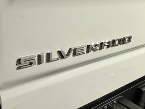 Used 2024 Chevrolet Silverado 1500 LT Trail Boss w/ LT Trail Boss Premium Package AWD/4WD image 29