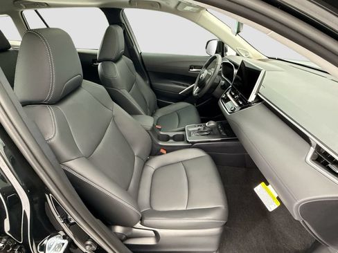 Used 2026 Toyota Corolla Cross XLE w/ Convenience Package AWD/4WD image 18