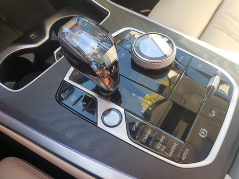 Used 2022 BMW X7 xDrive40i w/ Premium Package image 24