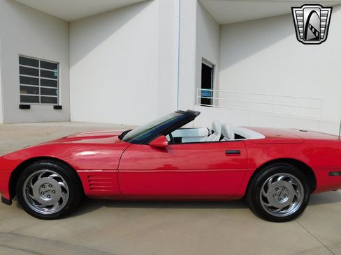 Used 1992 Chevrolet Corvette Convertible image 6