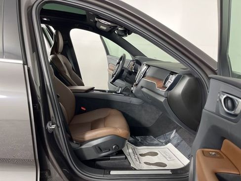 Used 2023 Volvo XC60 B5 Plus w/ Protection Package Premier FWD image 39