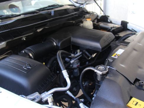 Used 2018 RAM 1500 Express image 26