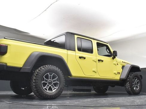 Used 2024 Jeep Gladiator Mojave w/ Technology Group image 38
