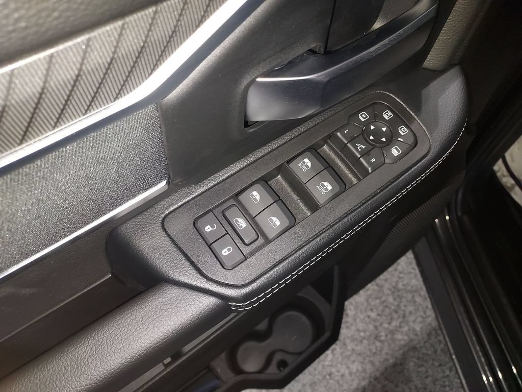 New 2026 RAM 3500 Big Horn AWD/4WD image 19