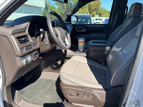 Used 2021 GMC Yukon SLT w/ SLT Luxury Plus Package image 13