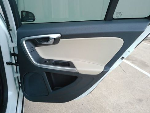 Used 2015 Volvo S60 T6 image 24