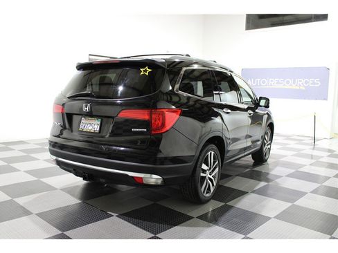 Used 2016 Honda Pilot Touring image 4