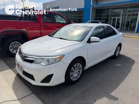 Used 2013 Toyota Camry LE FWD image 1