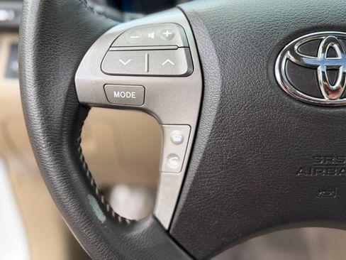 Used 2010 Toyota Highlander Limited AWD/4WD image 17