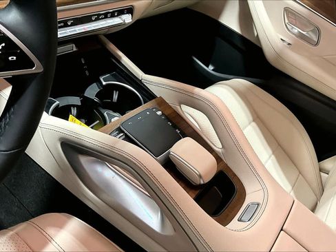 Used 2026 Mercedes-Benz GLE 450e 4MATIC image 17