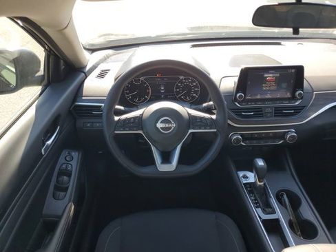 New 2025 Nissan Altima 2.5 SV image 22
