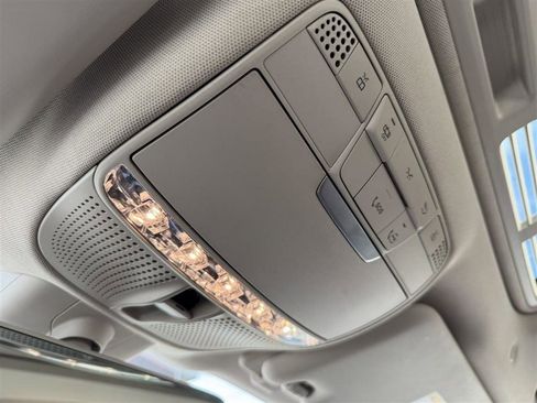 Used 2019 Mercedes-Benz E 300 4MATIC image 31